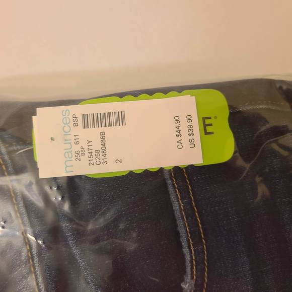 Maurices Cool Comfort High Rise Button Fly Cropped Jeans - 2 - Picture 6 of 7